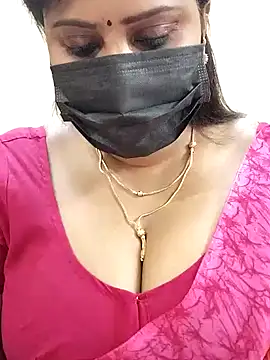 Queenflowerr online show from 02/08/25, 04:03