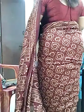 Queenflowerr online show from 02/25/25, 07:36