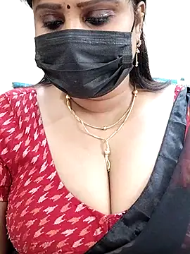 Queenflowerr online show from 03/04/25, 03:37