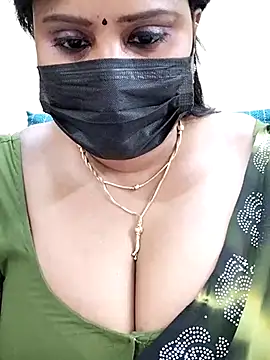 Queenflowerr online show from 03/09/25, 11:36