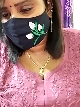 Queenflowerr online show from 09/26/25, 06:34