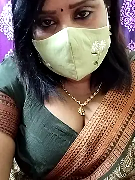 Queenflowerr online show from 10/23/25, 05:55