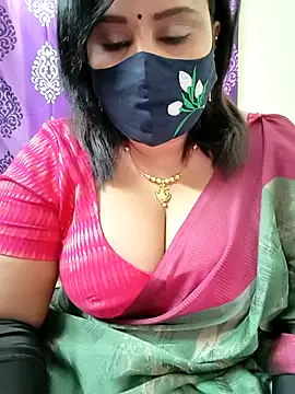 Queenflowerr online show from 11/08/25, 10:15