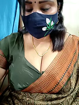 Queenflowerr online show from 02/25/26, 07:01