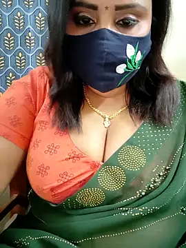 Queenflowerr online show from 04/18/26, 06:01