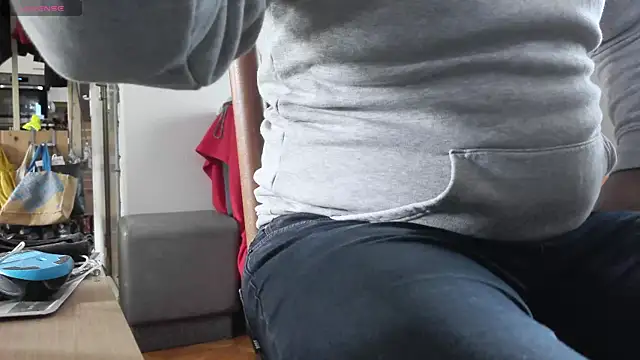 Snapshot of IndienTiger chatting on 11/10/25, 12:48 IndienTiger online show from 11/10/25, 12:48