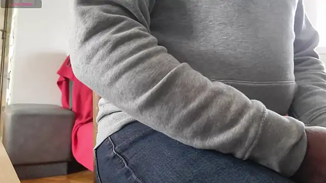 Snapshot of IndienTiger chatting on 11/14/25, 11:42 IndienTiger online show from 11/14/25, 11:42