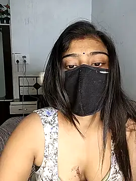 Snapshot of Love-N chatting on 11/24/25, 11:04 Love-N online show from 11/24/25, 11:04