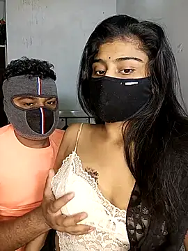 Snapshot of Love-N chatting on 11/29/25, 10:46 Love-N online show from 11/29/25, 10:46