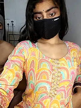 Snapshot of Love-N chatting on 12/14/25, 06:01 Love-N online show from 12/14/25, 06:01