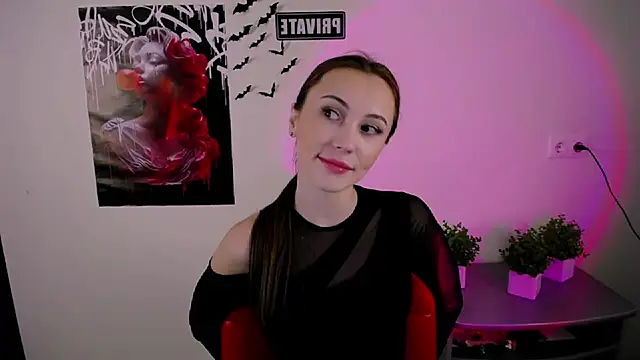 Snapshot of Nikonara_Love chatting on 03/18/25, 03:31 Nikonara Love online show from 03/18/25, 03:31