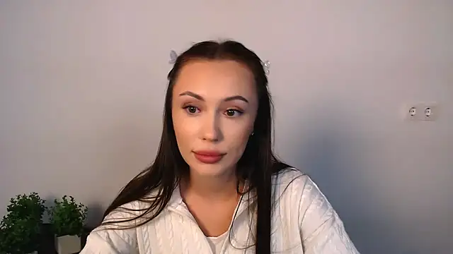 Snapshot of Nikonara_Love chatting on 10/19/25, 01:01 Nikonara Love online show from 10/19/25, 01:01