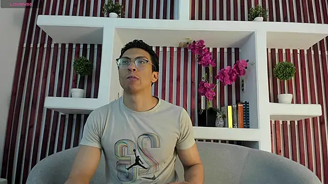Snapshot of ApoloCruz chatting on 05/16/26, 03:36 ApoloCruz online show from 05/16/26, 03:36