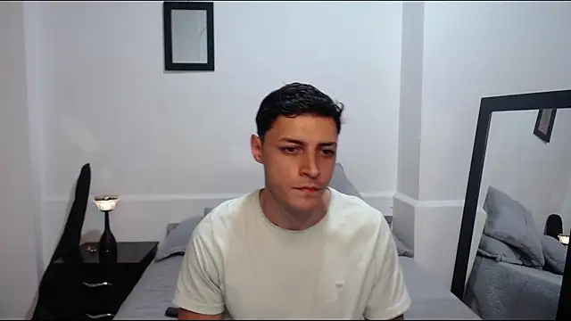 Snapshot of Frank_Millers chatting on 05/10/26, 12:38 Frank Millers online show from 05/10/26, 12:38