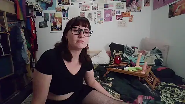 AdorahB3ll3 online show from 03/03/25, 08:11