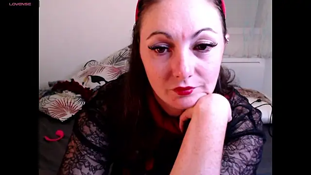 AdorahB3ll3 online show from 09/08/25, 07:02