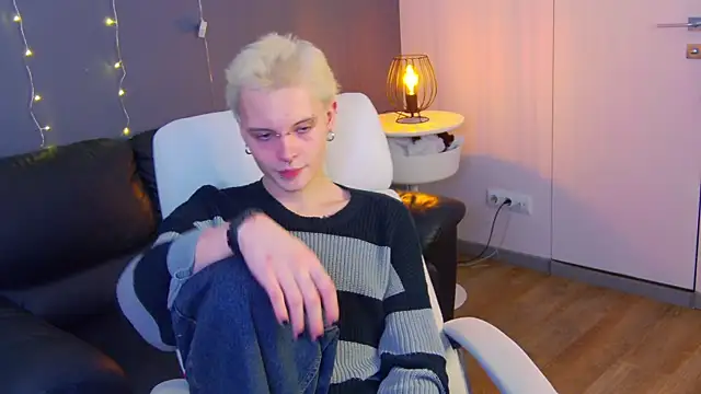 Snapshot of DemianEnglen chatting on 01/21/25, 12:57 DemianEnglen online show from 01/21/25, 12:57