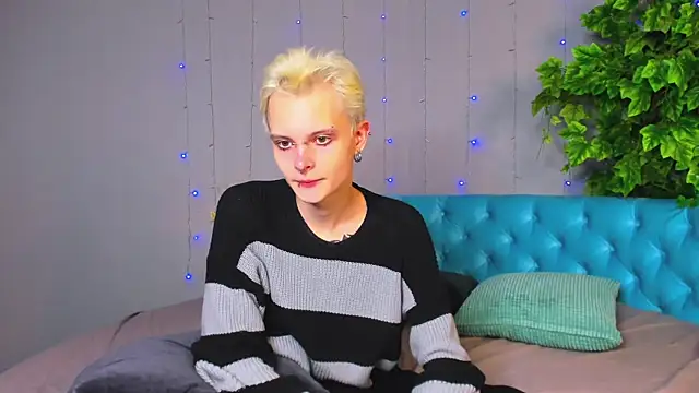 Snapshot of DemianEnglen chatting on 02/02/25, 08:41 DemianEnglen online show from 02/02/25, 08:41