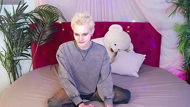 Snapshot of DemianEnglen chatting on 02/04/25, 08:38 DemianEnglen online show from 02/04/25, 08:38