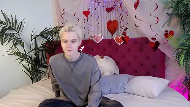 Snapshot of DemianEnglen chatting on 02/14/25, 09:43 DemianEnglen online show from 02/14/25, 09:43