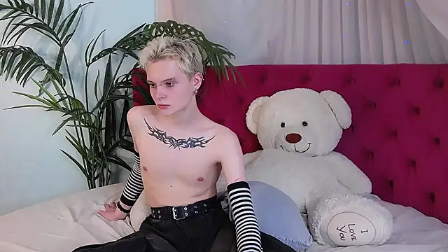 Snapshot of DemianEnglen chatting on 02/26/25, 11:59 DemianEnglen online show from 02/26/25, 11:59