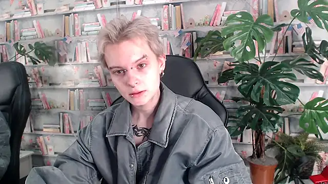 Snapshot of DemianEnglen chatting on 03/18/25, 08:15 DemianEnglen online show from 03/18/25, 08:15