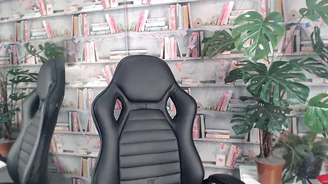 Snapshot of DemianEnglen chatting on 03/18/25, 11:20 DemianEnglen online show from 03/18/25, 11:20