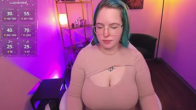 Snapshot of Manic_pixie_ chatting on 06/14/26, 03:25 Manic pixie online show from 06/14/26, 03:25