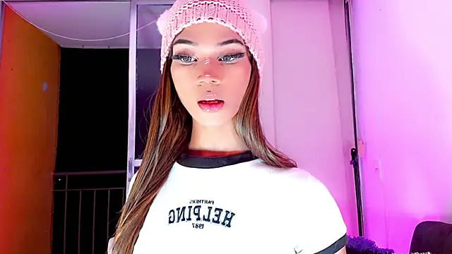 Snapshot of lucyangel_11 chatting on 02/11/25, 07:54 lucyangel 11 online show from 02/11/25, 07:54