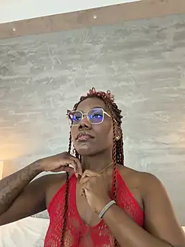 Snapshot of Alaia_Colins chatting on 07/31/26, 11:59 Alaia Colins online show from 07/31/26, 11:59