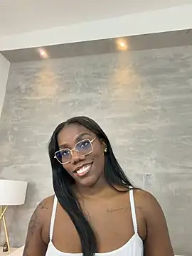 Snapshot of Alaia_Colins chatting on 08/04/26, 11:07 Alaia Colins online show from 08/04/26, 11:07