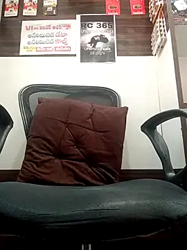 Snapshot of RaviRoy2326 chatting on 02/08/25, 04:25 RaviRoy2326 online show from 02/08/25, 04:25