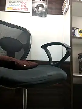 Snapshot of RaviRoy2326 chatting on 02/11/25, 04:01 RaviRoy2326 online show from 02/11/25, 04:01