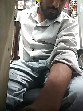 Snapshot of RaviRoy2326 chatting on 02/14/25, 06:56 RaviRoy2326 online show from 02/14/25, 06:56