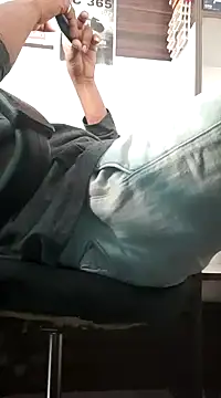 Snapshot of RaviRoy2326 chatting on 02/14/25, 10:38 RaviRoy2326 online show from 02/14/25, 10:38