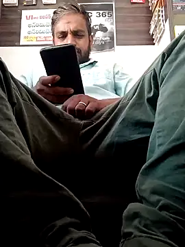 Snapshot of RaviRoy2326 chatting on 02/24/25, 09:43 RaviRoy2326 online show from 02/24/25, 09:43