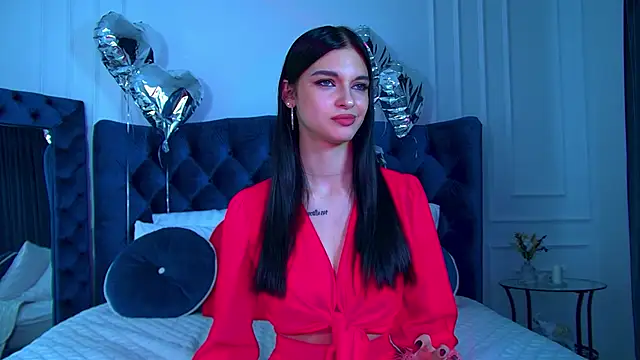 Snapshot of BeverlyMost chatting on 02/14/25, 10:28 BeverlyMost online show from 02/14/25, 10:28