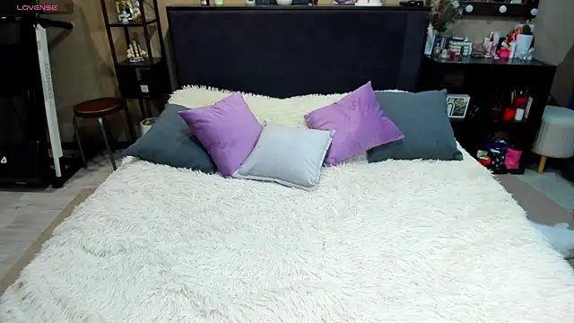 Snapshot of Elza_Grey chatting on 10/05/25, 08:56 Elza Grey online show from 10/05/25, 08:56