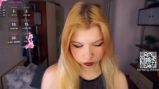 LynetHakes online show from 09/19/25, 04:14