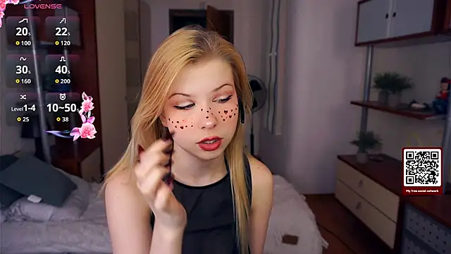 LynetHakes online show from 09/30/25, 04:17