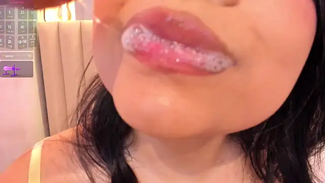 Naomymonroe  online show from 02/09/26, 09:41