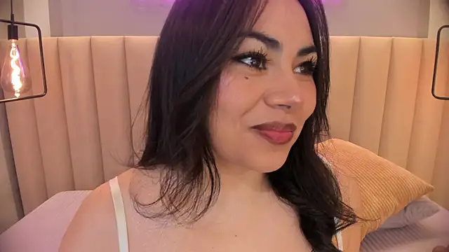 Snapshot of Naomymonroe_ chatting on 05/22/26, 10:32 Naomymonroe online show from 05/22/26, 10:32