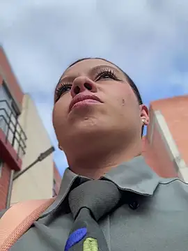 Ariana-07 online show from 10/28/25, 12:52