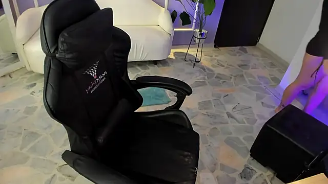 alaia greyy online show from 09/12/25, 01:00