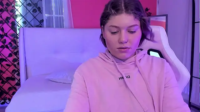 alaia greyy online show from 03/27/26, 12:49