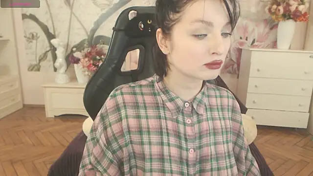 BritneyBarker online show from 04/19/26, 07:51