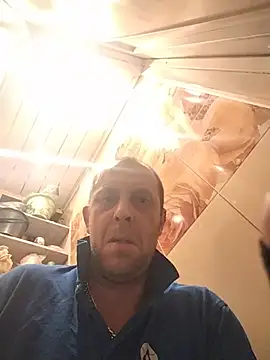 MaxDevilWhite online show from 10/25/25, 08:22