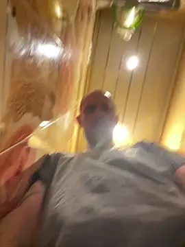 Snapshot of MaxDevilWhite chatting on 02/20/26, 06:37 MaxDevilWhite online show from 02/20/26, 06:37