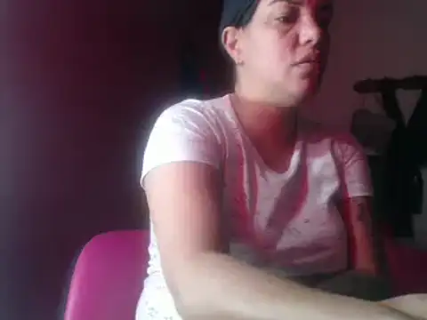 Snapshot of Tammyymilf chatting on 01/31/25, 02:28 Tammyymilf online show from 01/31/25, 02:28