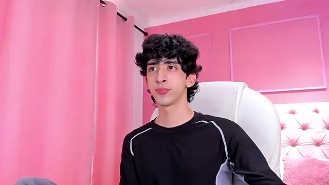 Snapshot of Alezzandro_ chatting on 01/31/25, 02:49 Alezzandro online show from 01/31/25, 02:49